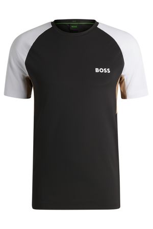 Polo deportivo con bloques de color en tejido que absorbe la humedad