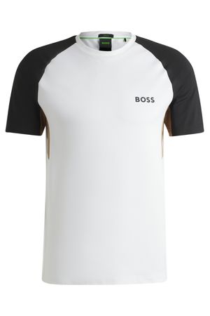 Polo deportiva con bloques de color en tejido que absorbe la humedad